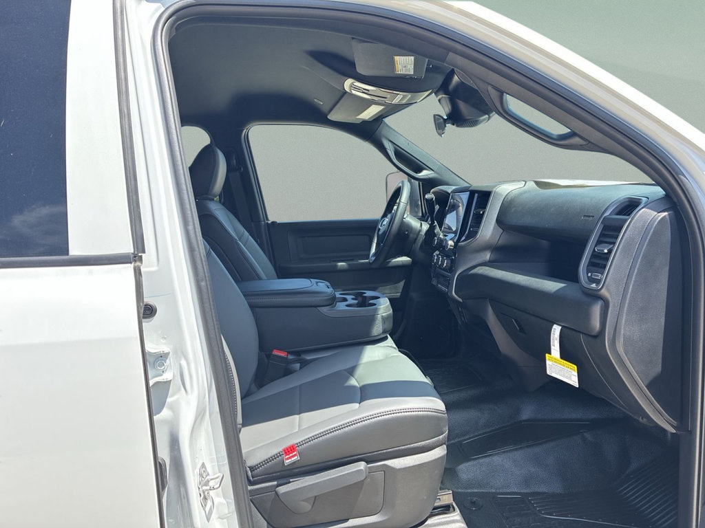 New 2026 RAM 3500 Tradesman AWD/4WD image 39