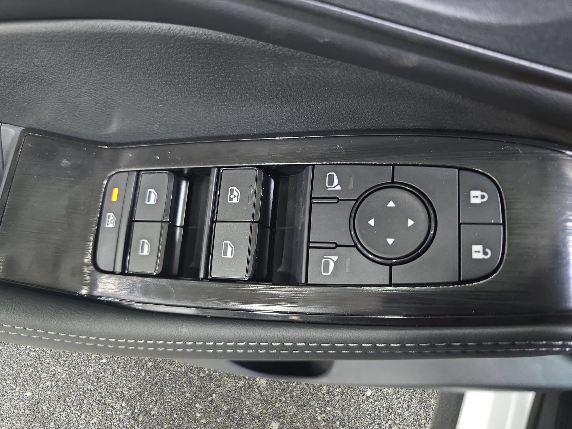 New 2026 Nissan Rogue SV w/ Cold Weather Package FWD image 27