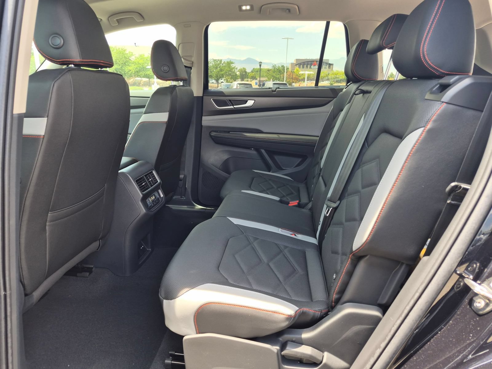 New 2026 Volkswagen Atlas Peak Edition AWD/4WD image 24