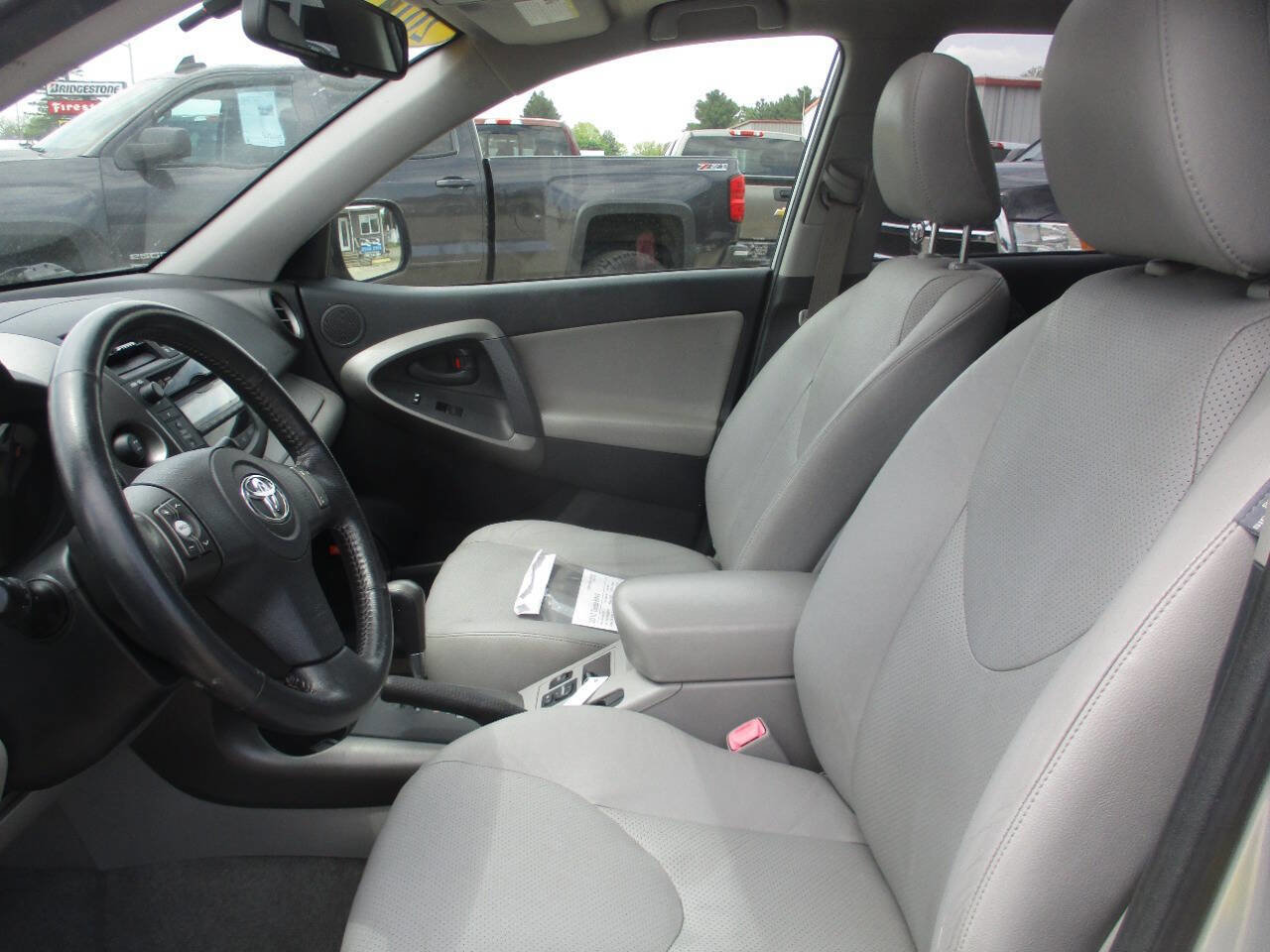 Used 2010 Toyota RAV4 Limited AWD/4WD image 25