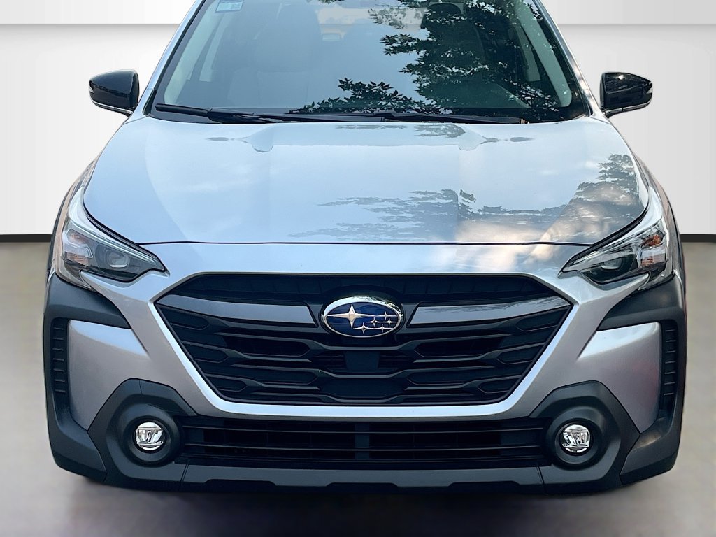 Used 2025 Subaru Outback Premium AWD/4WD image 2