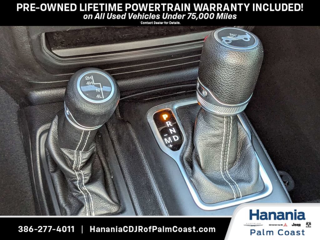 Used 2018 Jeep Wrangler Unlimited Sahara w/ Uconnect 4C Nav & Sound Group AWD/4WD image 23