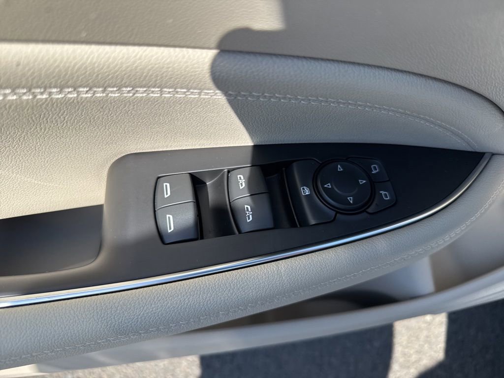 Used 2018 Buick Regal Essence w/ Sights and Sounds Package FWD image 14