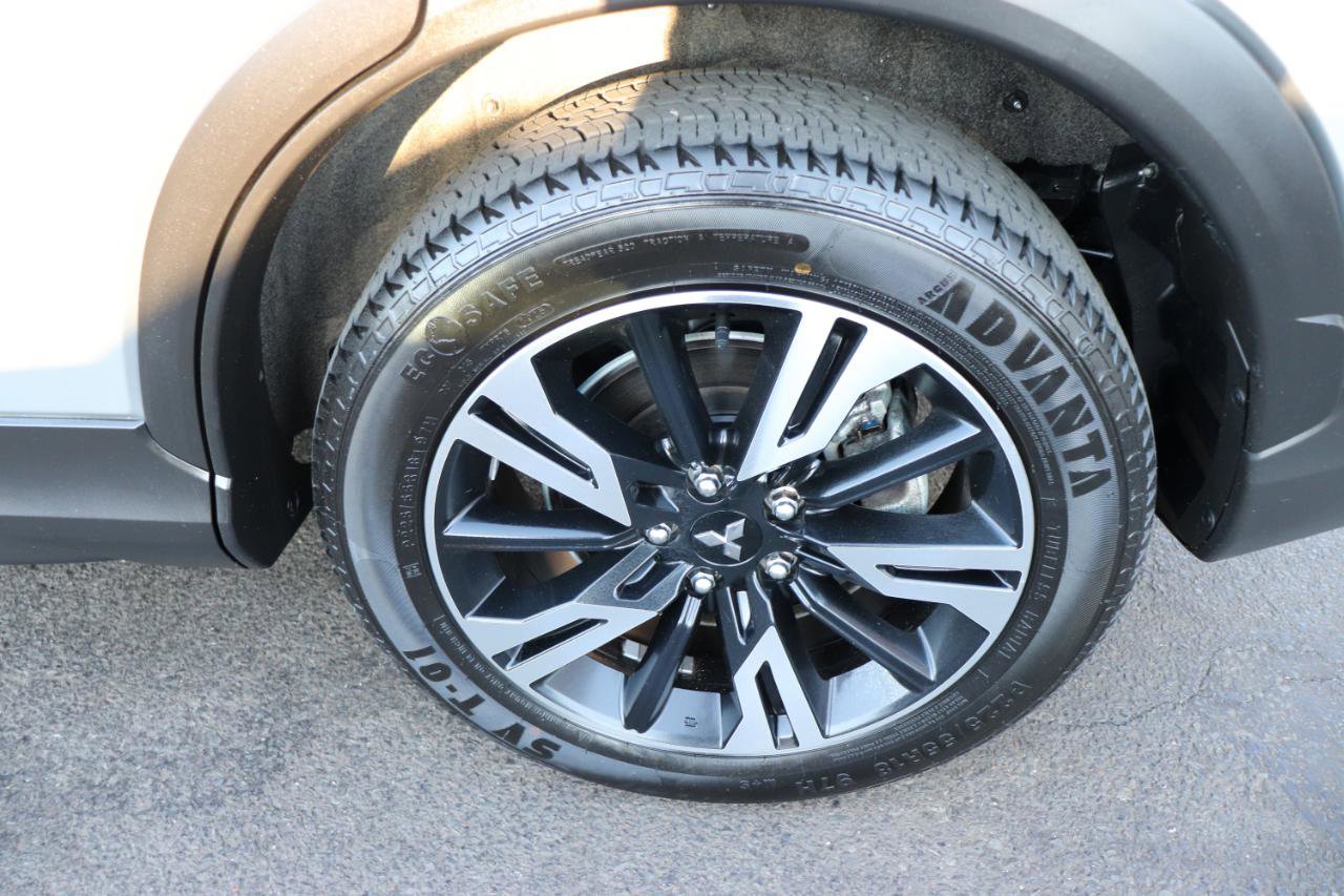 Used 2024 Mitsubishi Eclipse Cross SE image 53