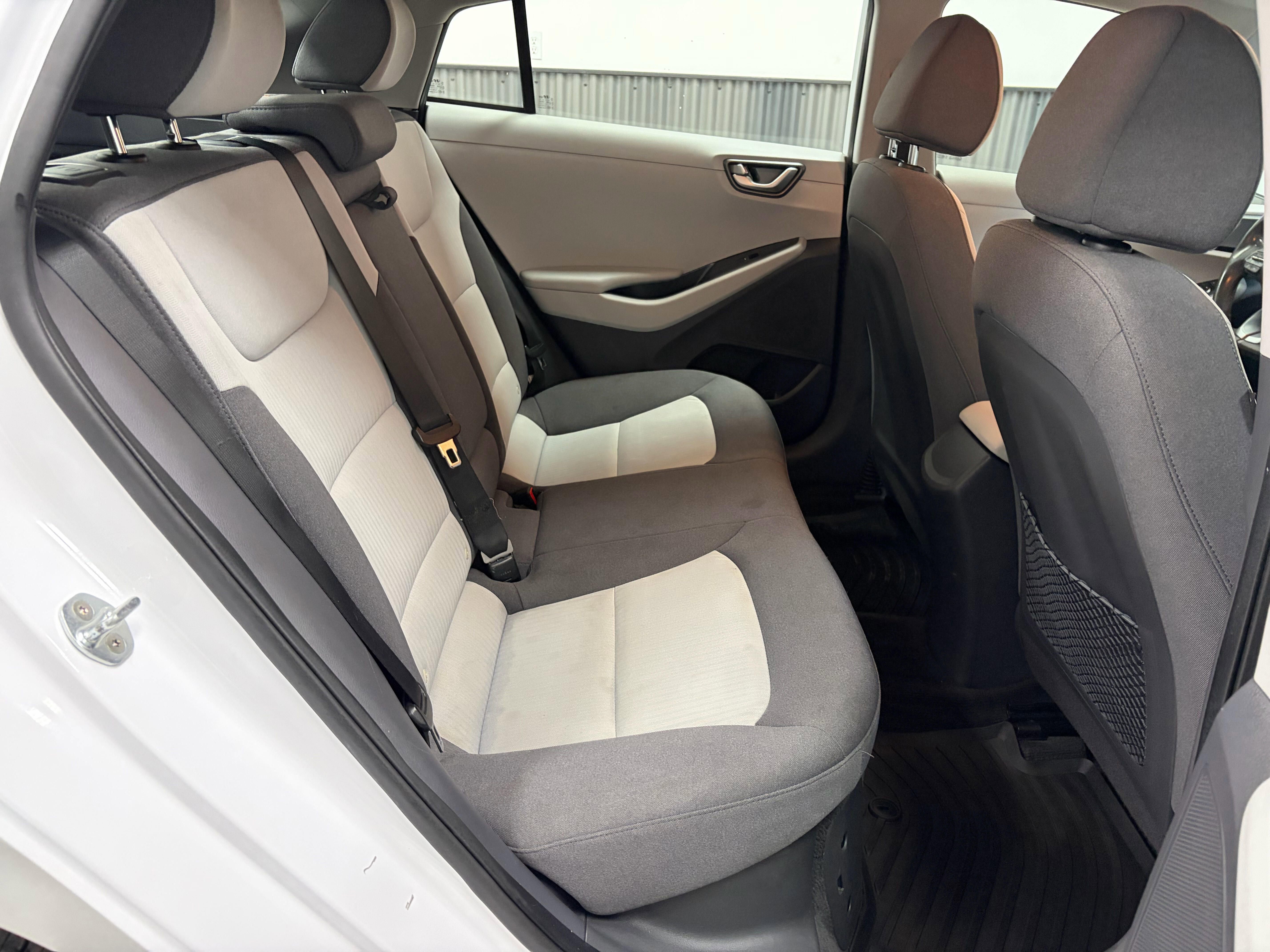 Used 2020 Hyundai Ioniq SE image 21