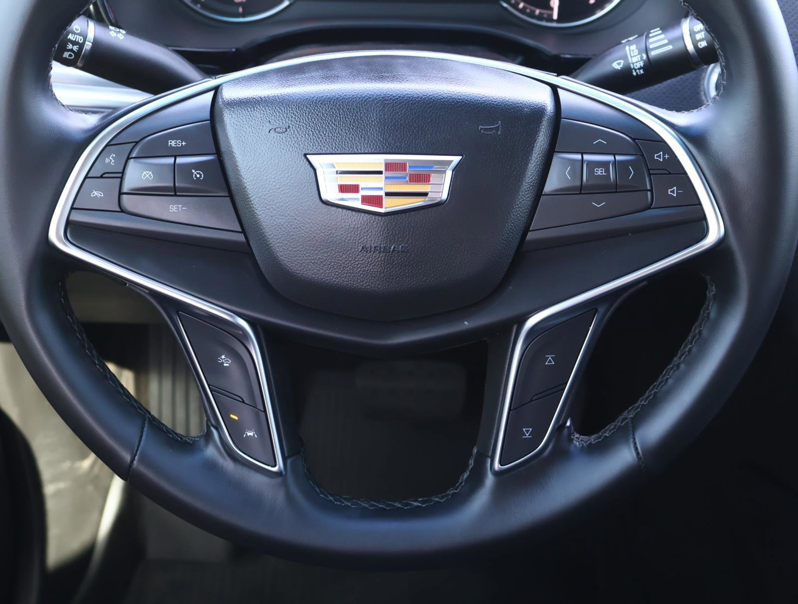 Used 2025 Cadillac XT5 Luxury w/ LPO, Floor Liner Package image 13