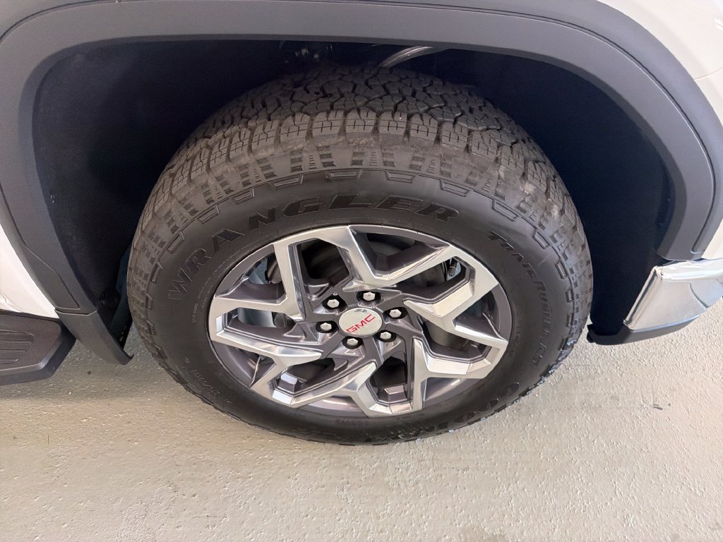 New 2026 GMC Sierra 1500 SLT w/ SLT Premium Package AWD/4WD image 4