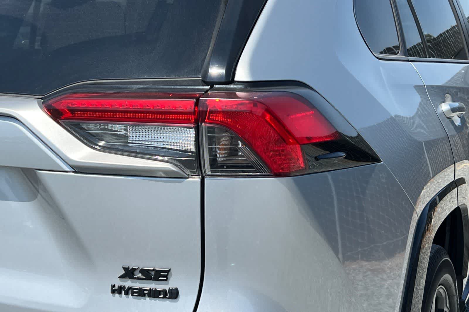 Used 2019 Toyota RAV4 XSE w/ XSE Weather Package AWD/4WD image 13