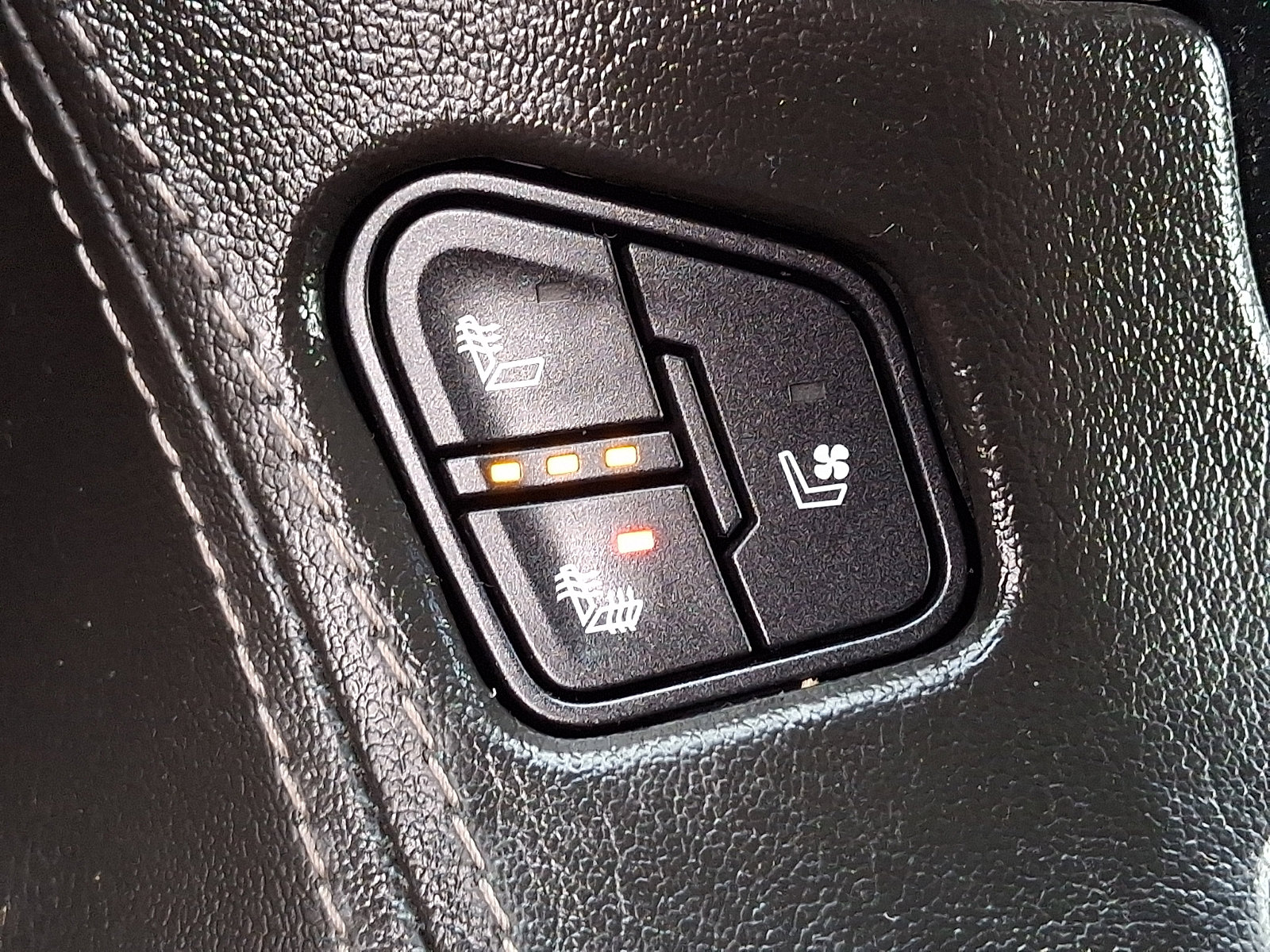 Used 2019 GMC Yukon XL SLT AWD/4WD image 26