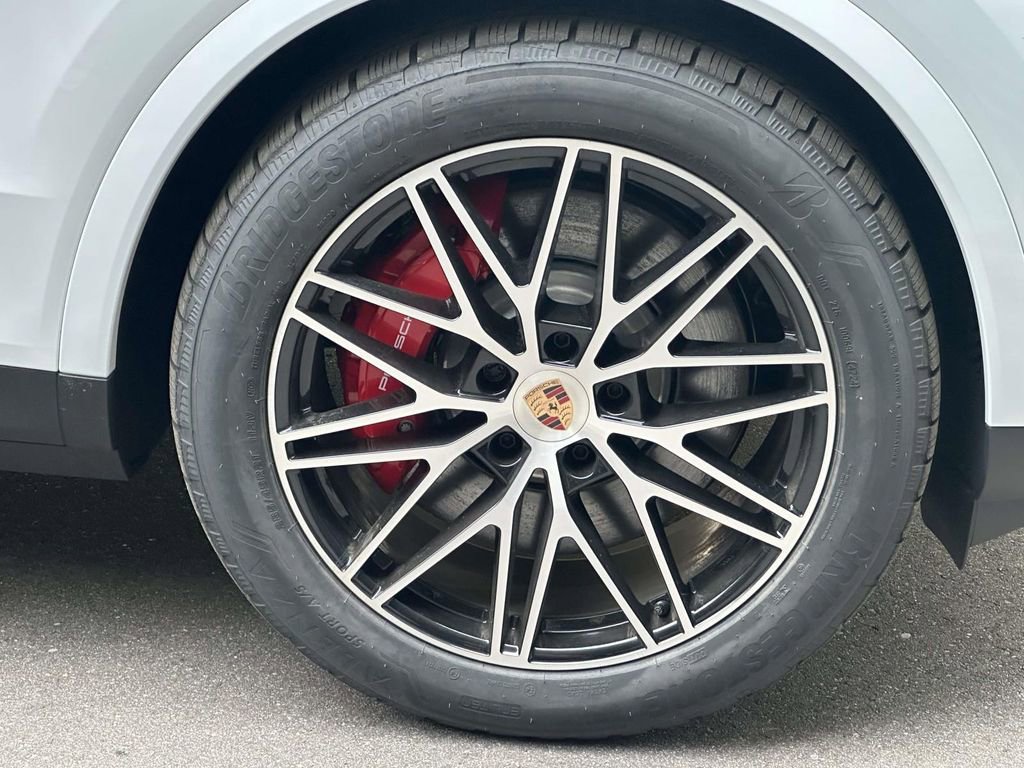 New 2025 Porsche Cayenne S AWD/4WD image 10