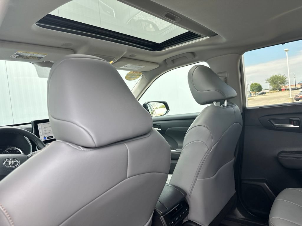 Used 2023 Toyota Highlander Bronze Edition AWD/4WD image 21
