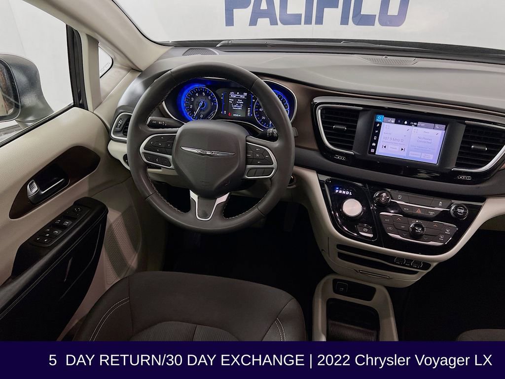 Used 2022 Chrysler Voyager LX image 27