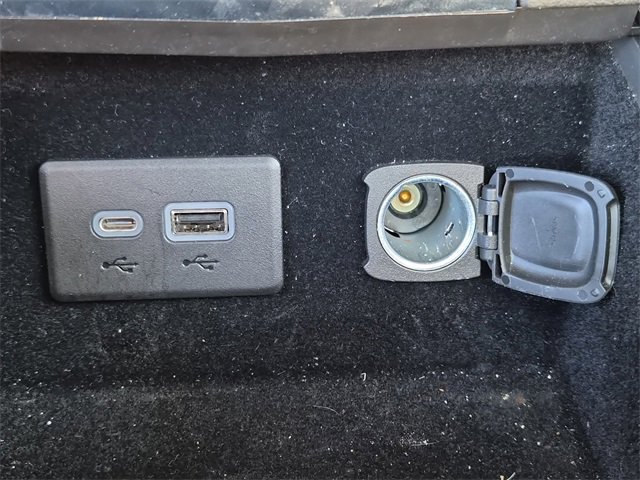 Used 2023 Cadillac XT4 Premium Luxury image 29