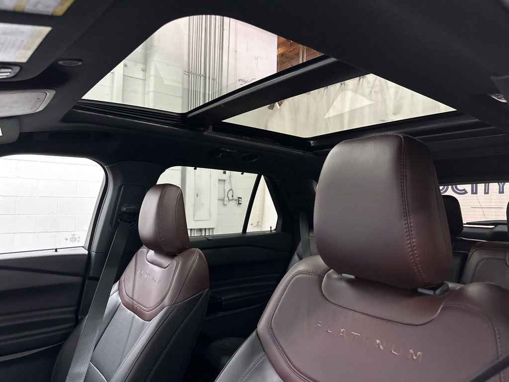 Used 2024 Ford Explorer Platinum w/ Technology Package image 34