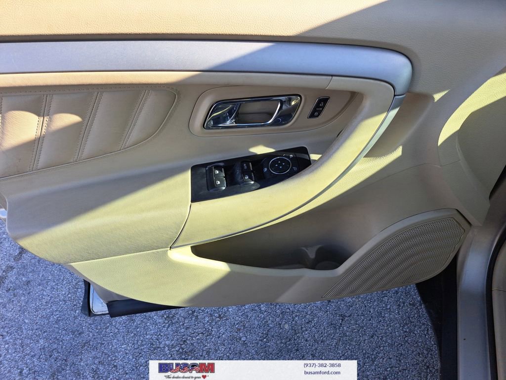 Used 2017 Ford Taurus SE image 13