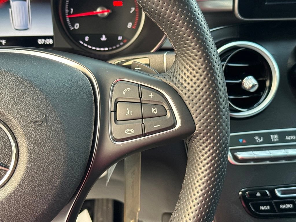 Used 2019 Mercedes-Benz GLC 300 4MATIC w/ Premium Package image 17