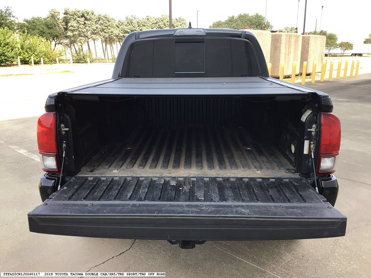 Used 2018 Toyota Tacoma TRD Sport w/ Technology Package RWD image 10