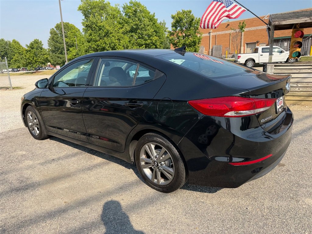 Used 2017 Hyundai Elantra Value Edition FWD image 3