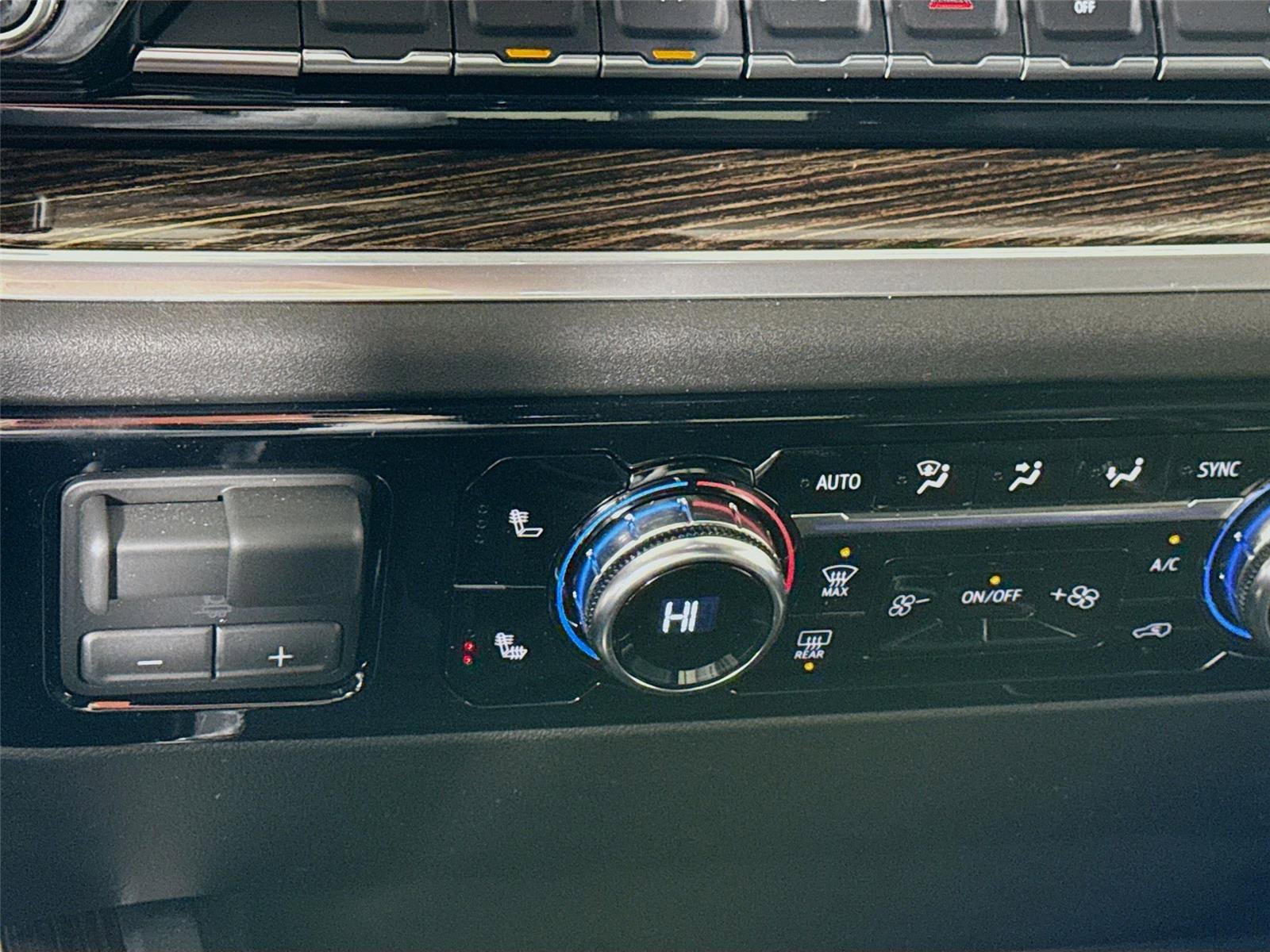 New 2026 GMC Sierra 1500 Elevation image 16