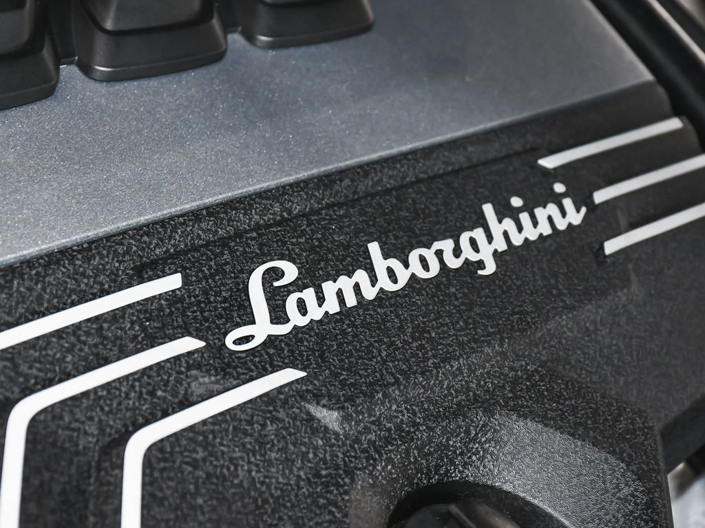 Used 2020 Lamborghini Urus image 77