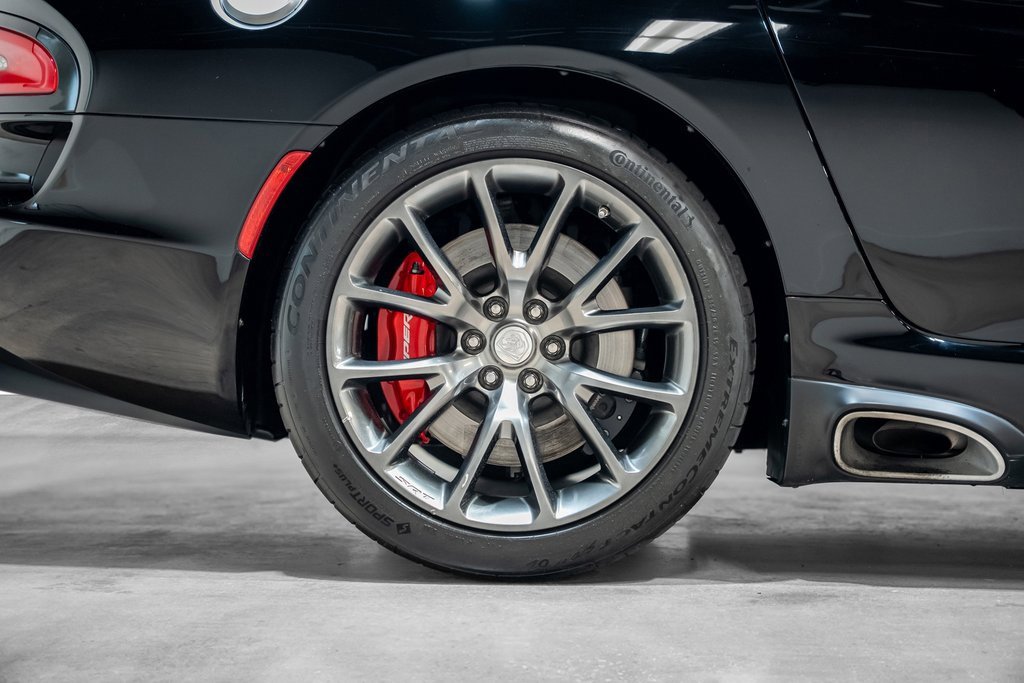 Used 2013 SRT Viper GTS w/ GTS Laguna Interior Pkg image 24