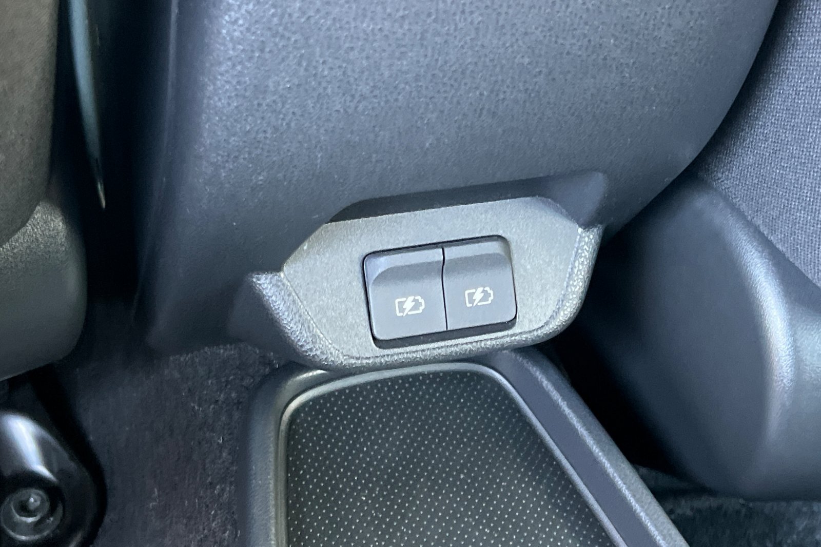 Certified 2025 Nissan Leaf S FWD image 14
