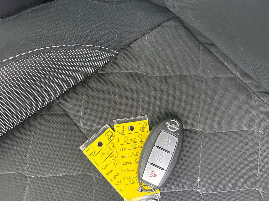 Used 2020 Nissan Kicks S image 31