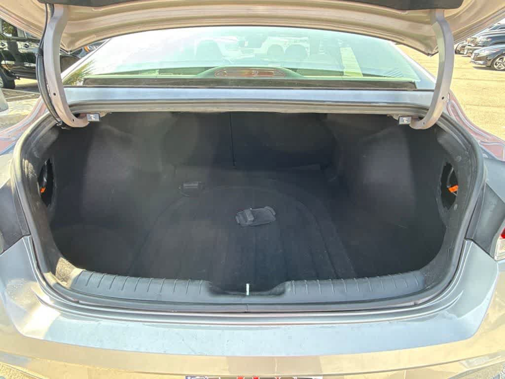 Used 2025 Hyundai Elantra SEL FWD image 10