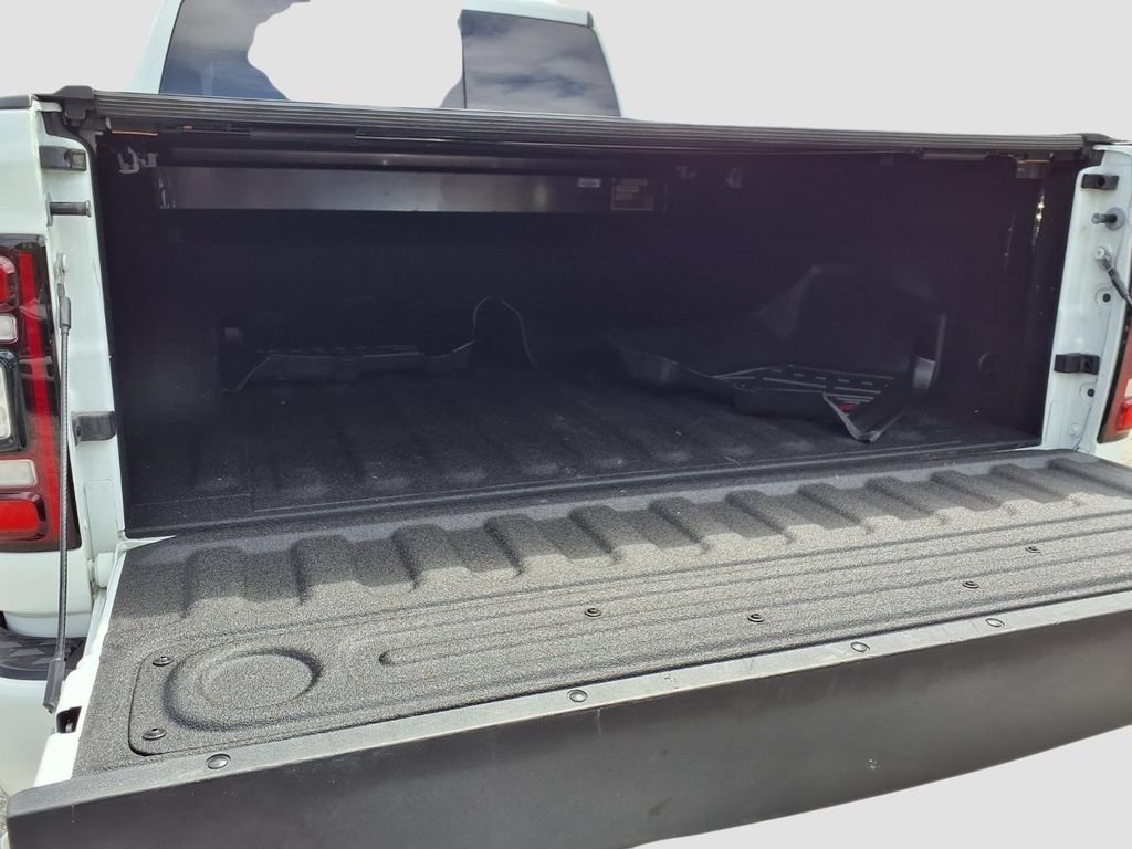 Used 2024 RAM 2500 Big Horn w/ Night Edition AWD/4WD image 34