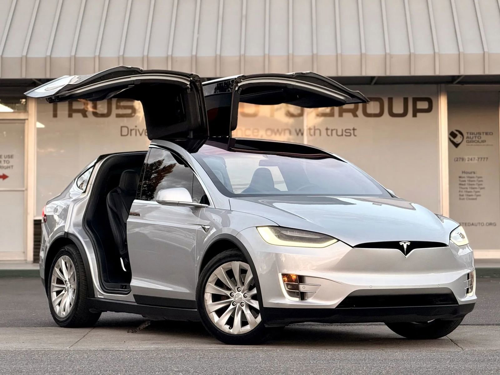 Used 2017 Tesla Model X 100D image 2