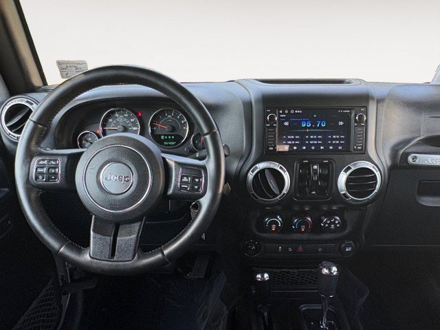 Used 2016 Jeep Wrangler Unlimited Sahara w/ Connectivity Group AWD/4WD video 2