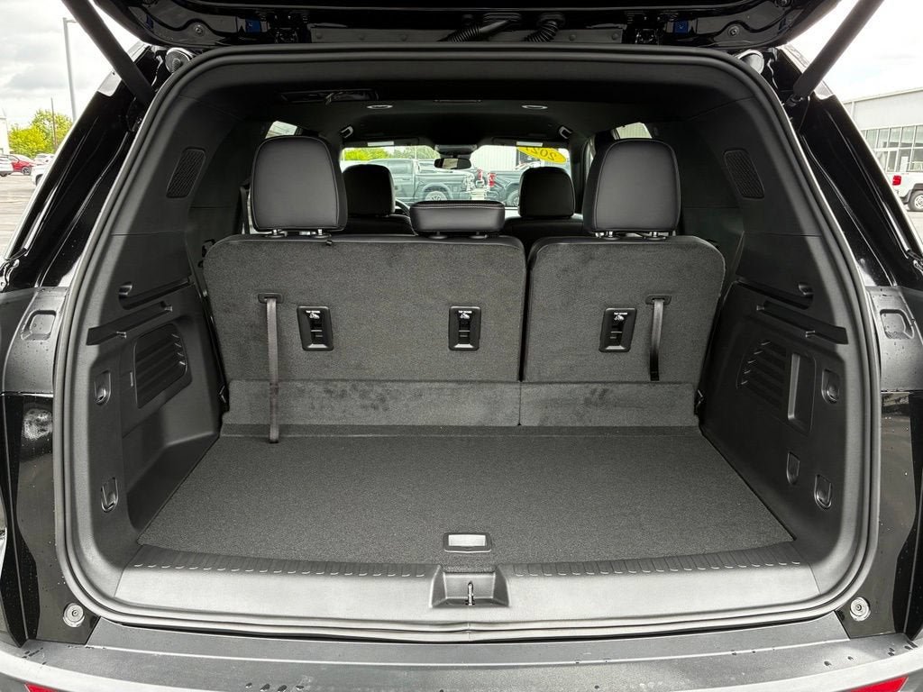 New 2027 Chevrolet Traverse LT w/ LPO, Floor Liner Package AWD/4WD image 30