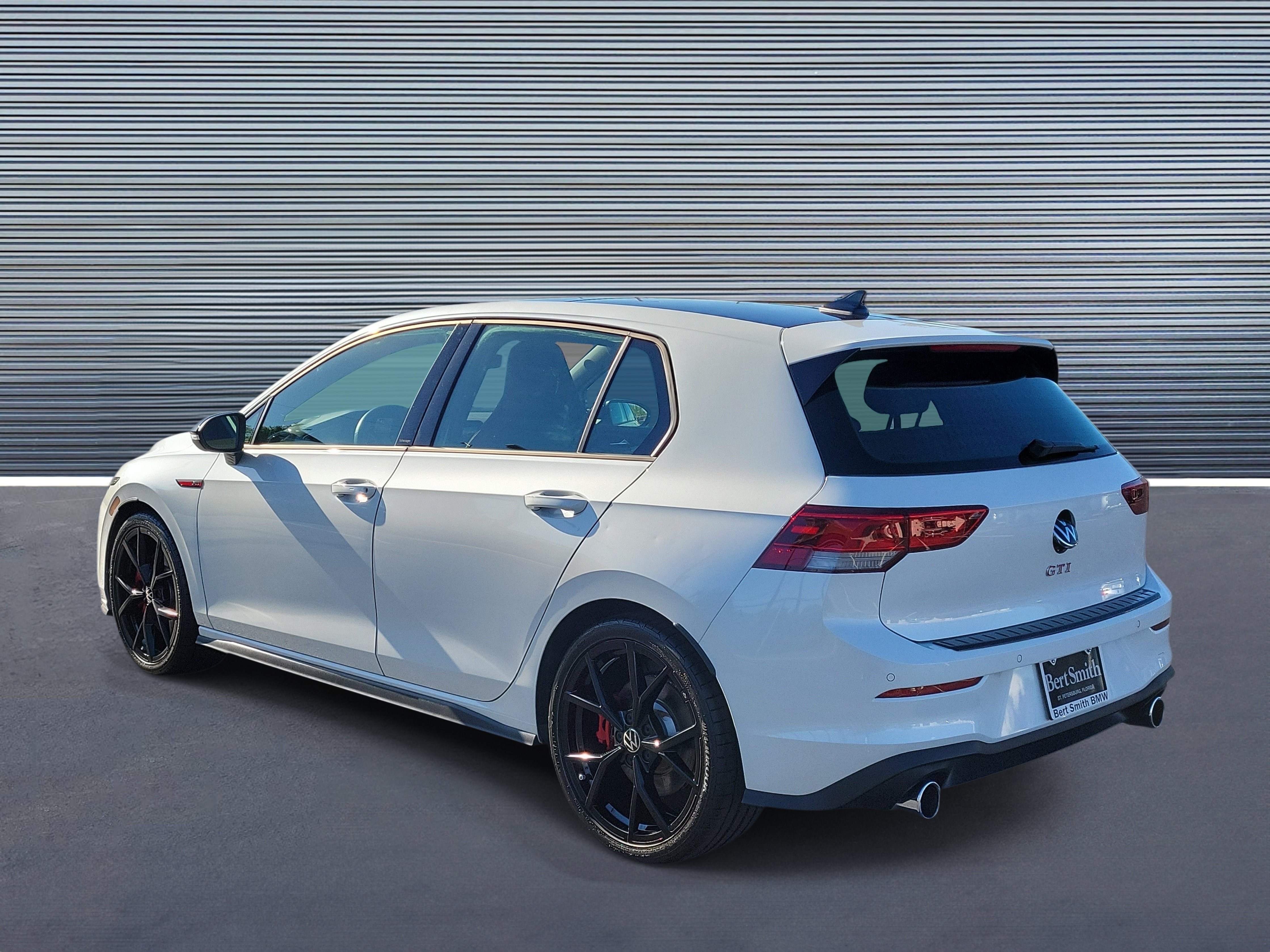 Used 2024 Volkswagen GTI SE FWD image 4
