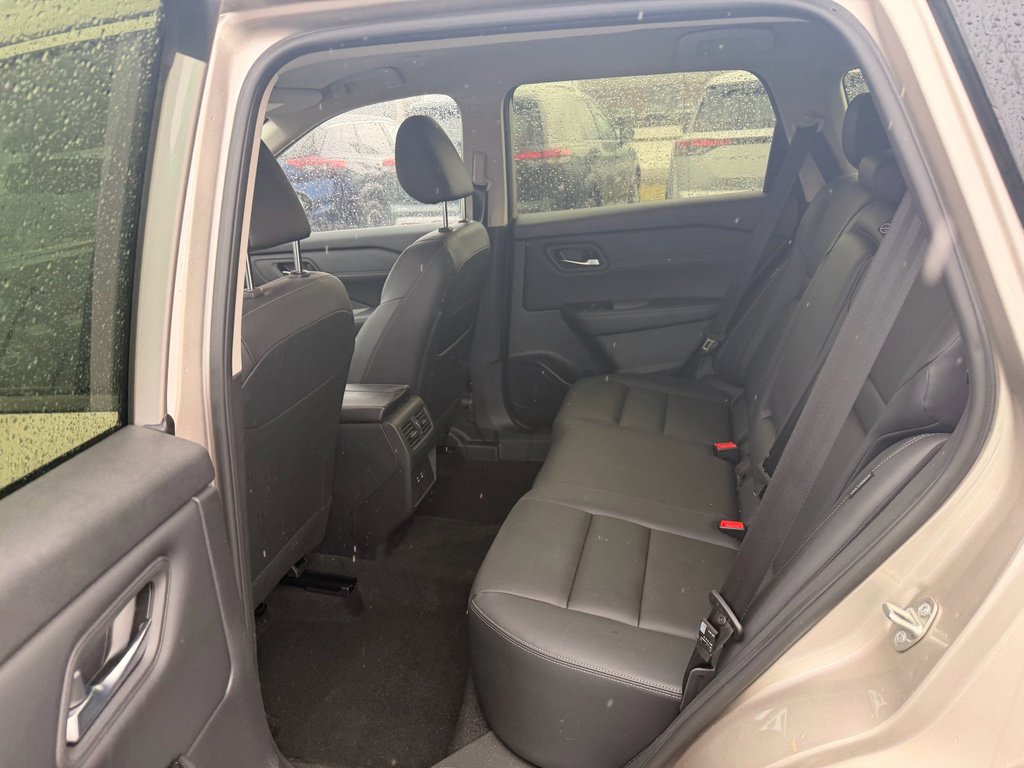 Used 2025 Nissan Rogue SL image 7