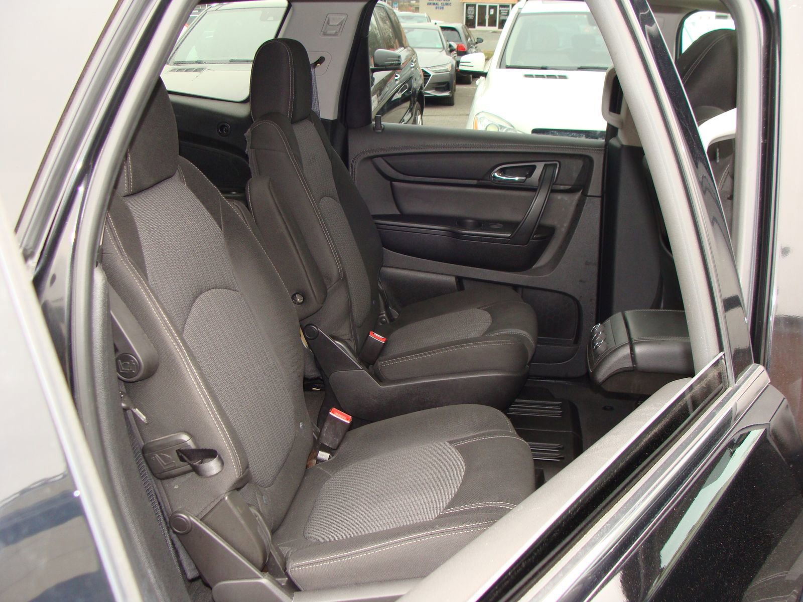 Used 2017 Chevrolet Traverse LT w/ Style and Technology Package image 11