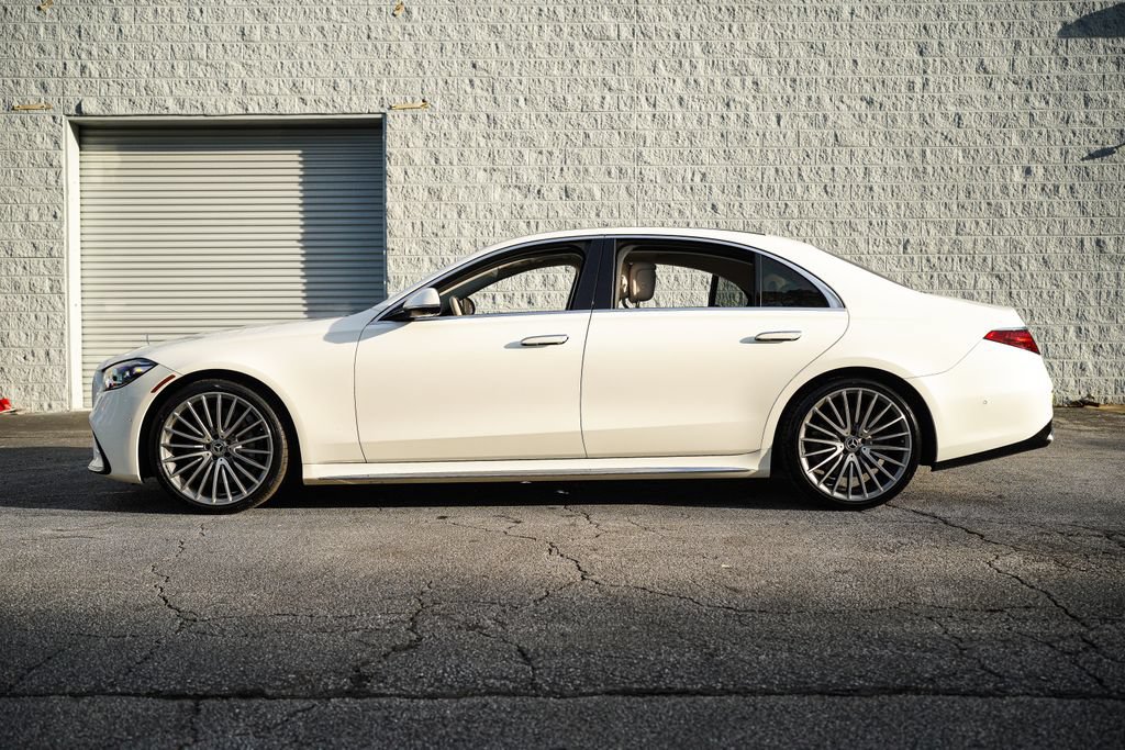 Used 2022 Mercedes-Benz S 500 4MATIC w/ AMG Line Package image 9