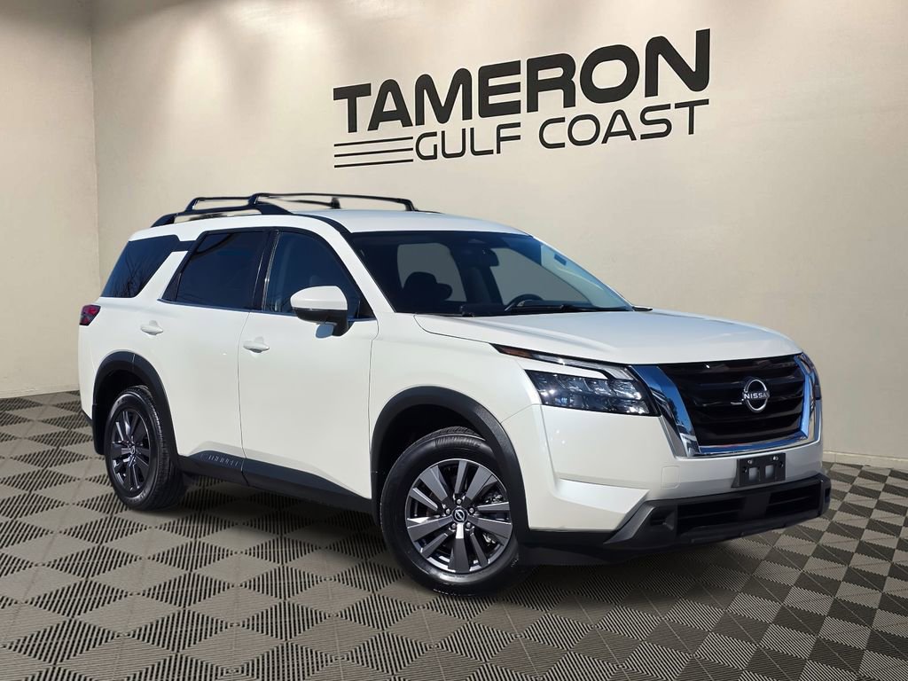 Used 2024 Nissan Pathfinder SV image 1
