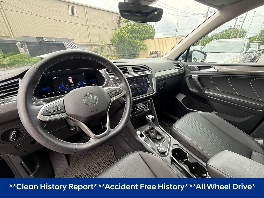 Certified 2022 Volkswagen Tiguan SE AWD/4WD image 2
