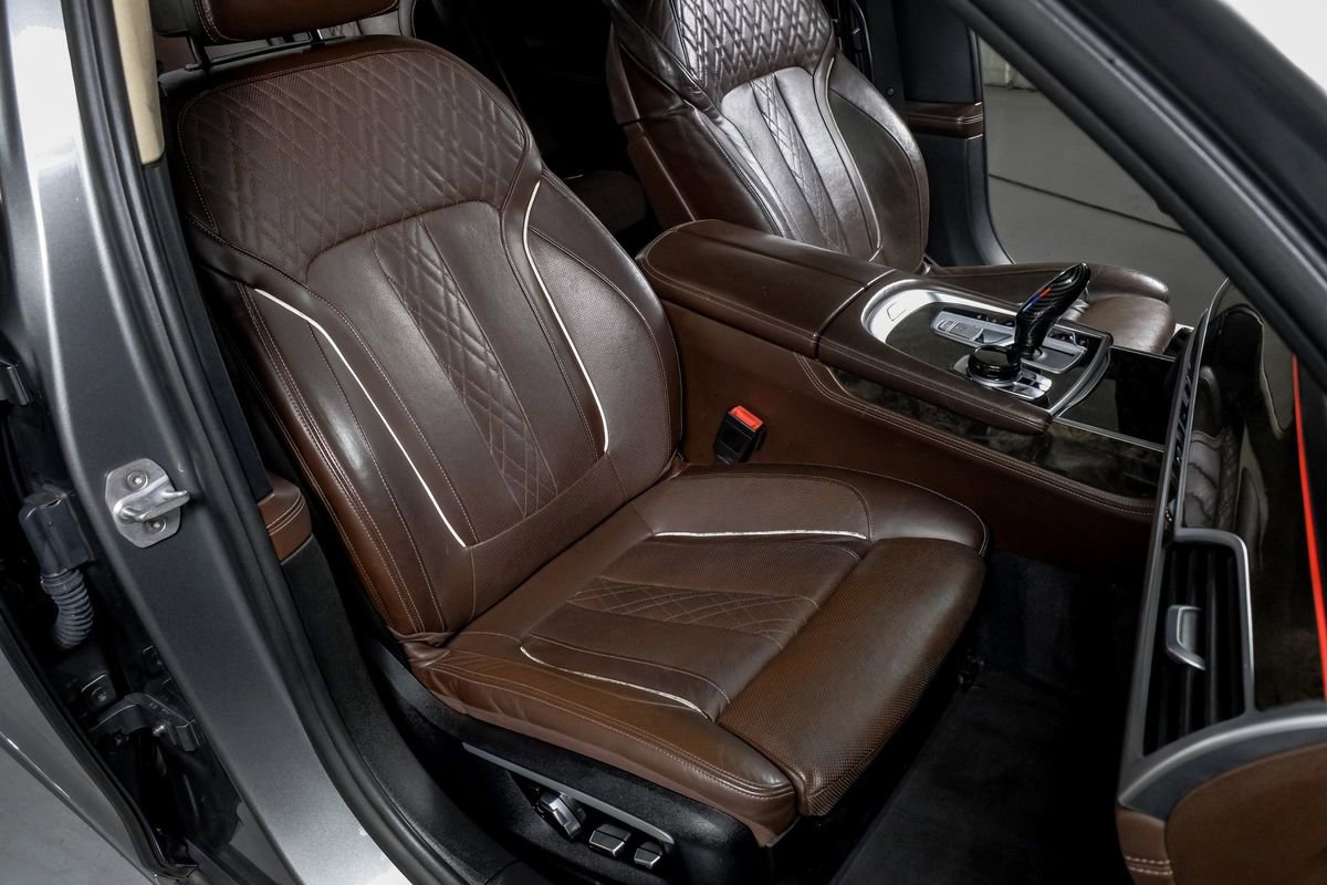 Used 2017 BMW 740i xDrive image 29