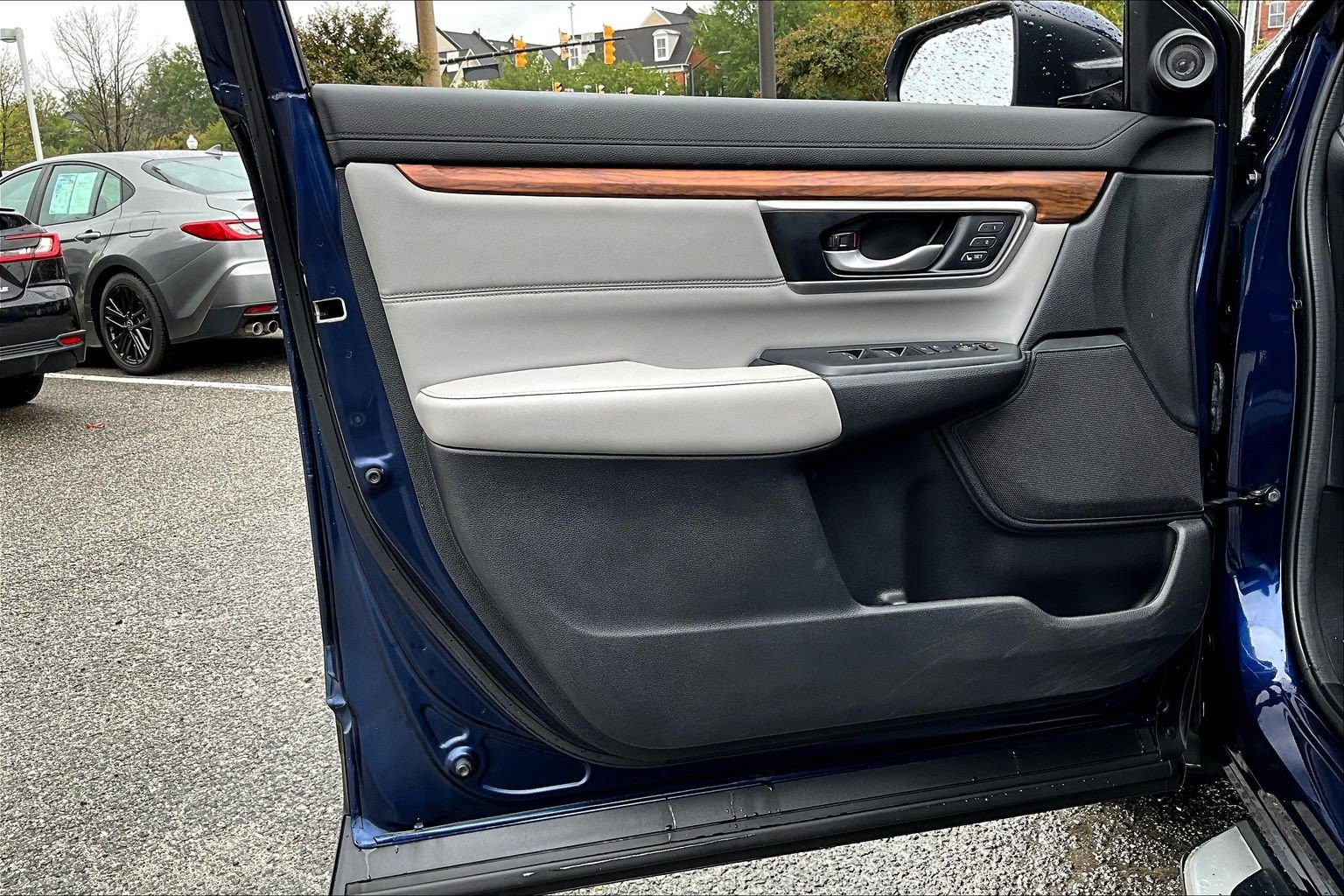 Used 2022 Honda CR-V Touring image 18