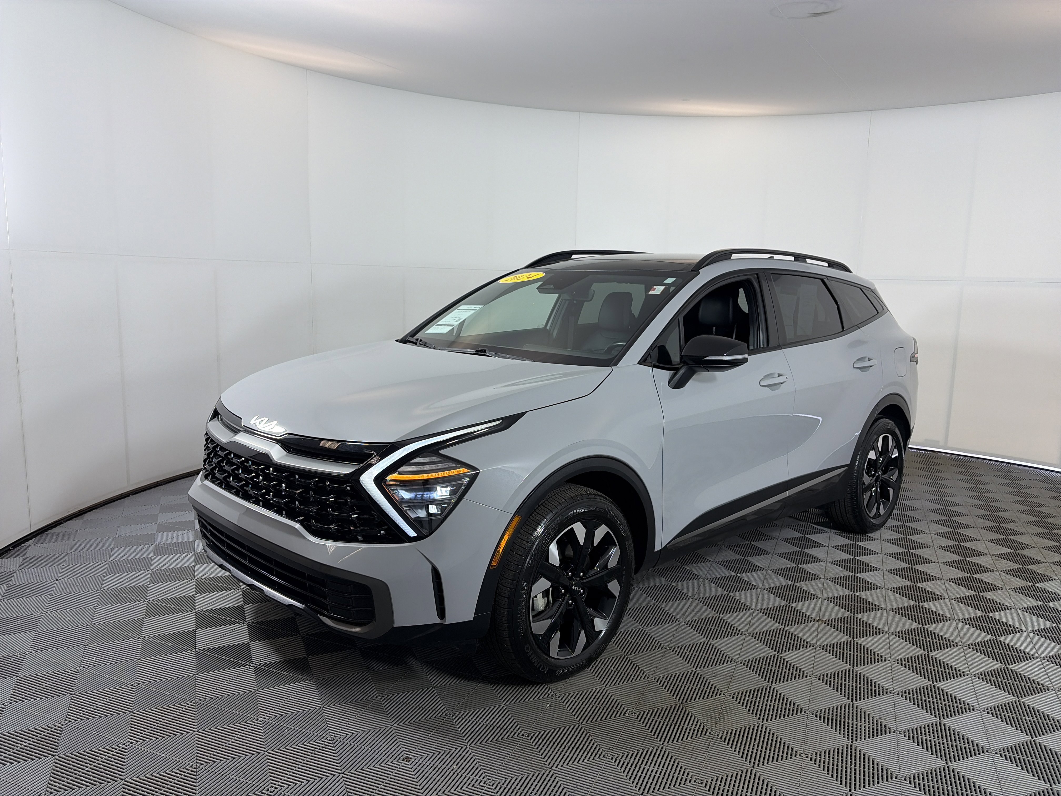 Used 2024 Kia Sportage X-Line w/ X-Line Premium Package AWD/4WD image 2