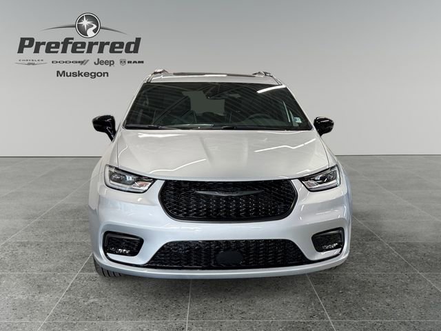 New 2026 Chrysler Pacifica Limited w/ S Appearance Package image 4