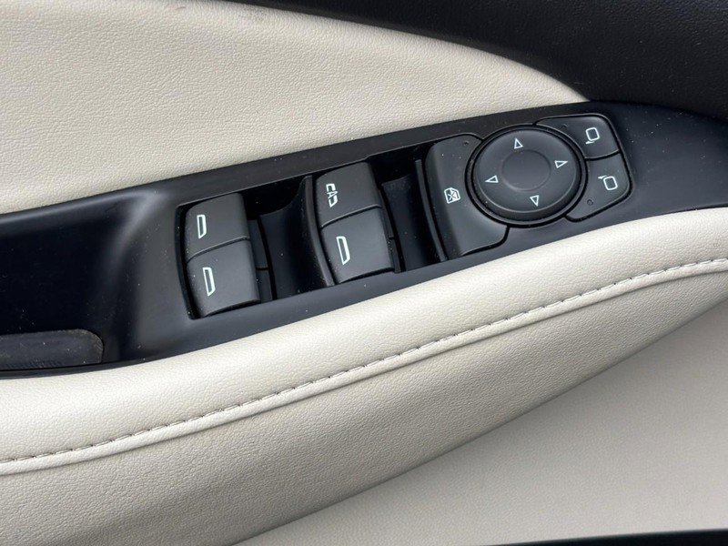 Used 2023 Buick Enclave Essence w/ Experience Buick Package image 17