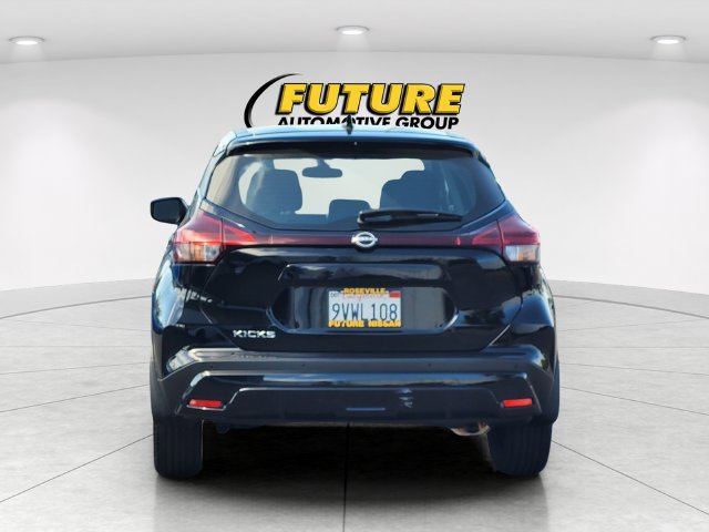 Certified 2025 Nissan Kicks Play S FWD image 8