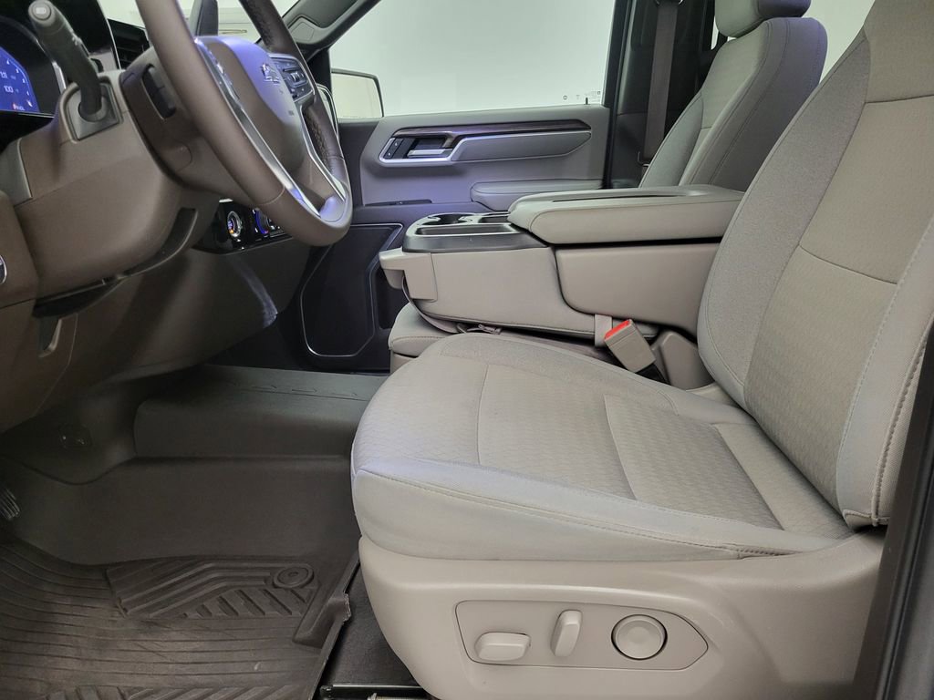 Certified 2022 Chevrolet Silverado 1500 RST image 2