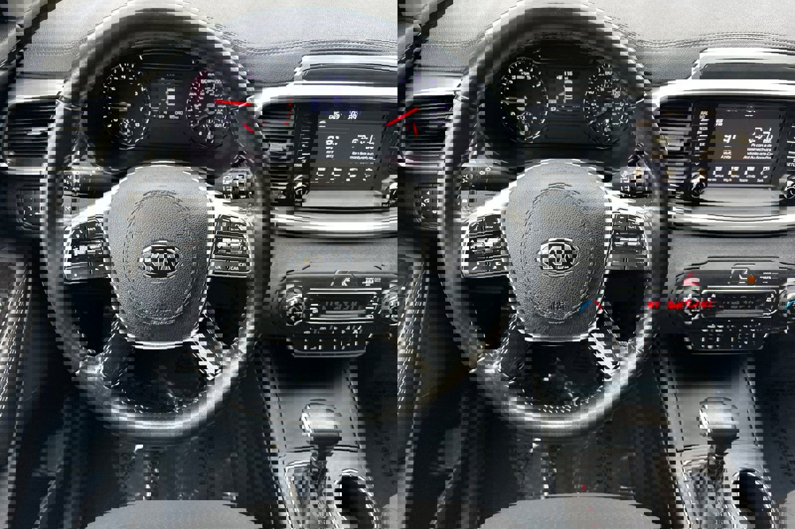 Used 2020 Kia Sorento S image 16