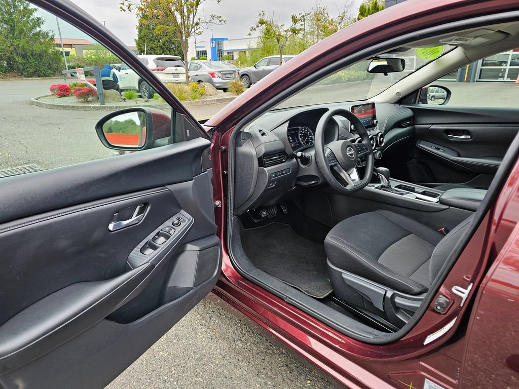 Used 2024 Nissan Sentra SV FWD image 16