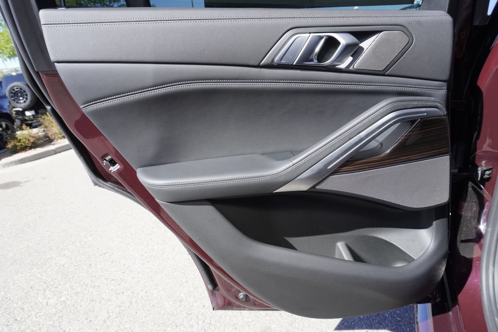 Used 2021 BMW X6 M50i AWD/4WD image 28
