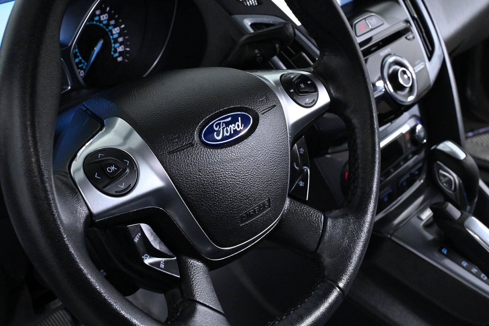 Used 2012 Ford Focus Titanium FWD image 11