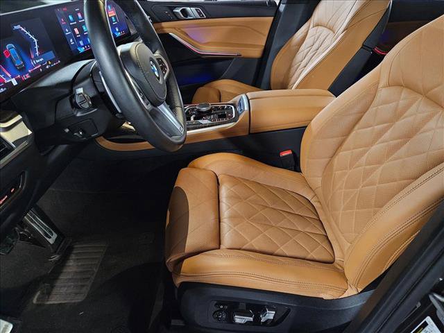 Used 2024 BMW X7 xDrive40i w/ M Sport Package AWD/4WD image 16